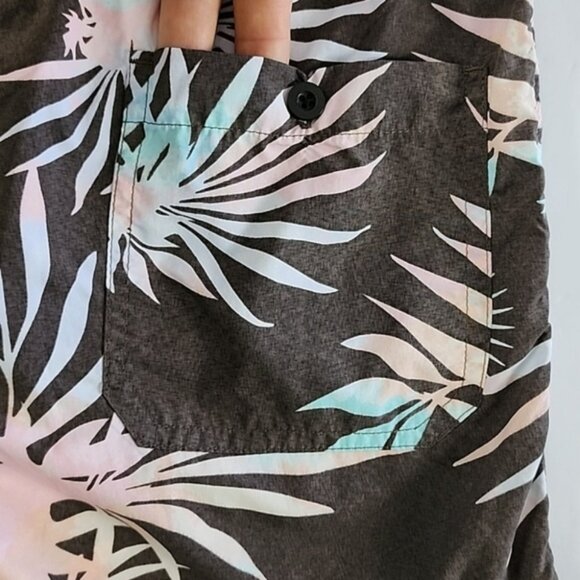 Zoo York Men's Lightweight Shorts Brown Tropical Print Elastic Waist Size Small - Picture 3 of 14